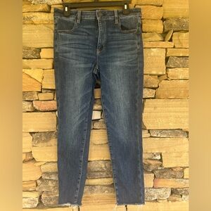 American Eagle Hi Rise Jeggings cropped with frayed hem size 10 regular